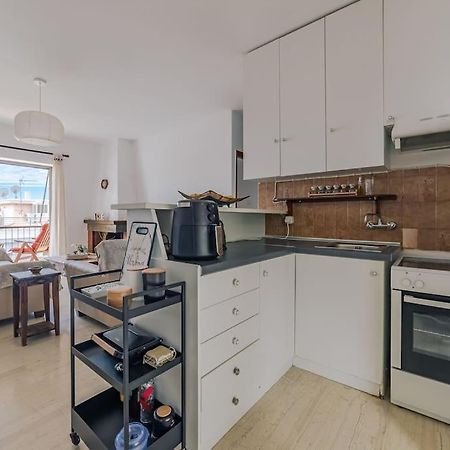 Seaside Escape Apartment Saronida Экстерьер фото