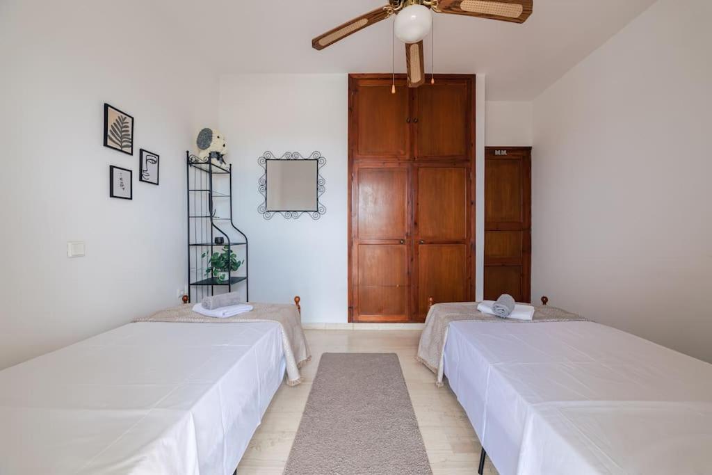 Seaside Escape Apartment Saronida Экстерьер фото